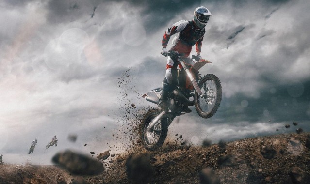 【开云】百米飞人巅峰对决 新星闪耀打破纪录