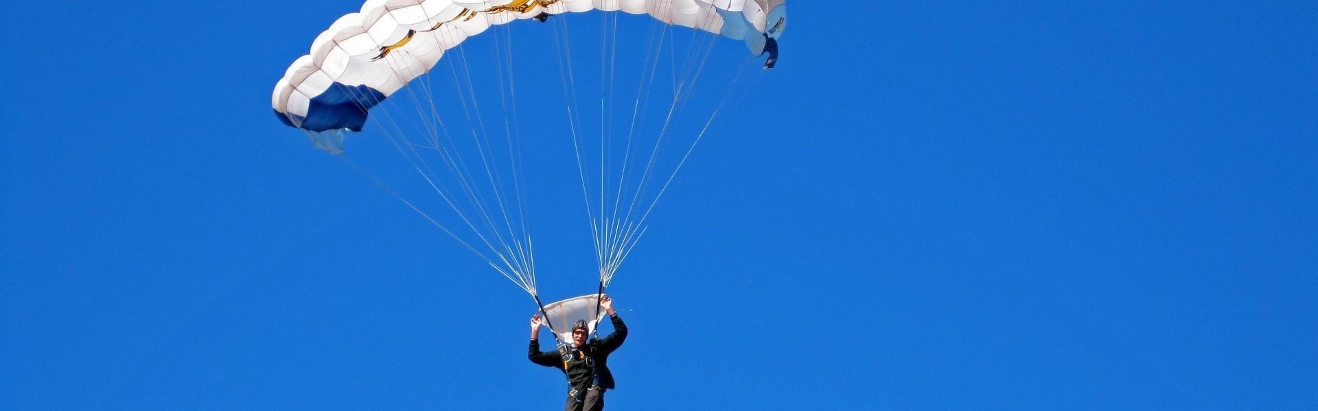 开云|英雄联盟全球总决赛，巅峰对决引爆电竞热潮