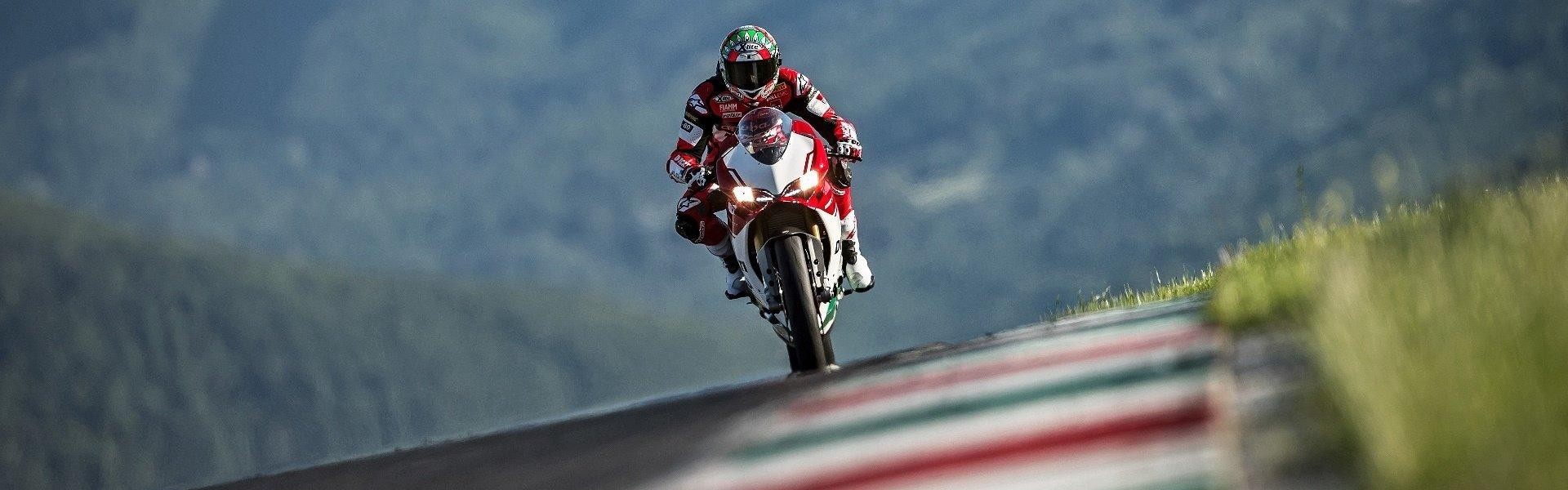 【开云体育app下载】国际足联开出重磅罚单，多名球员因违规遭禁赛，俱乐部面临严厉处罚