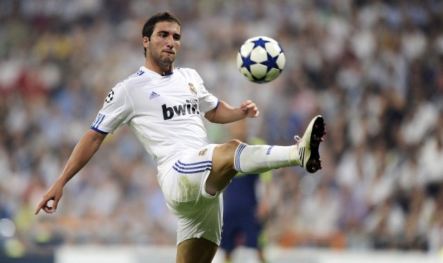 开云|西甲联赛激战正酣，豪门对决引爆全球球迷热情